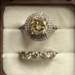 Beautiful Wedding set a unique style and a very hard to find color diamonds